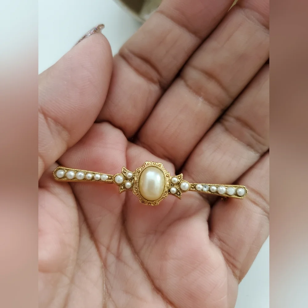 Vintage Faux Pearl Bar Brooch